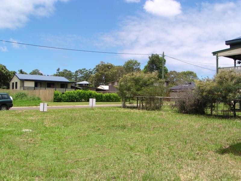 35 Lonicera Street, Macleay Island QLD 4184