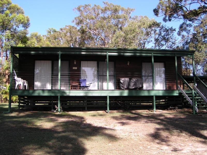15 Coast Road, Macleay Island QLD 4184