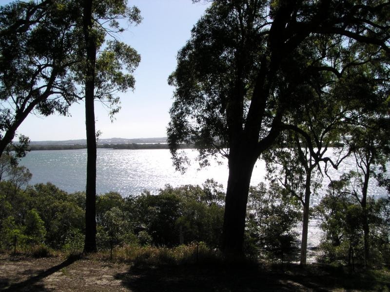 15 Coast Road, Macleay Island QLD 4184