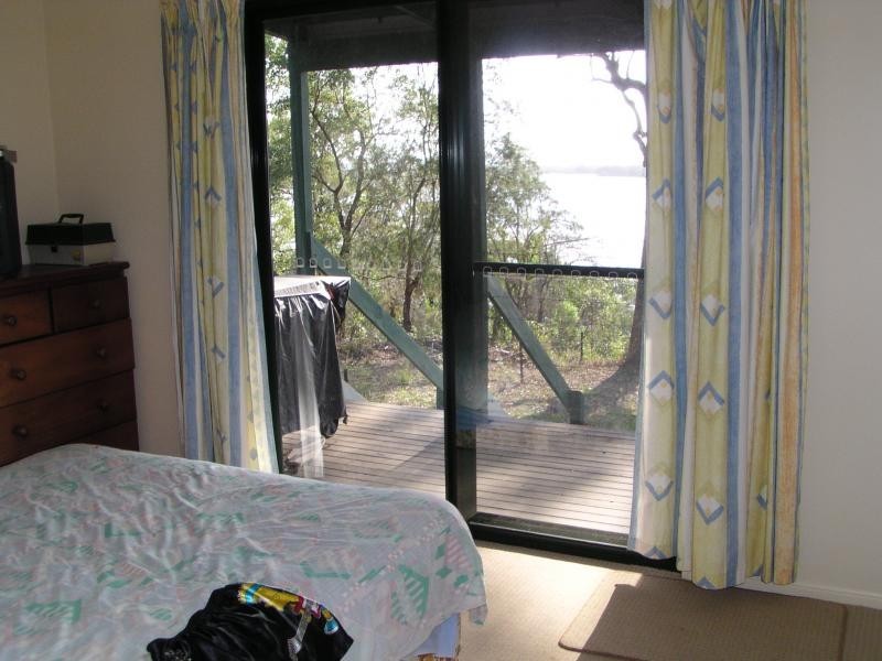 15 Coast Road, Macleay Island QLD 4184
