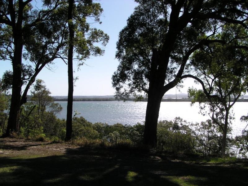 15 Coast Road, Macleay Island QLD 4184
