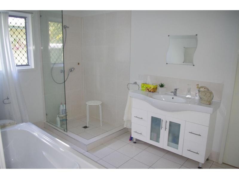 56 Alexander Street, Macleay Island QLD 4184