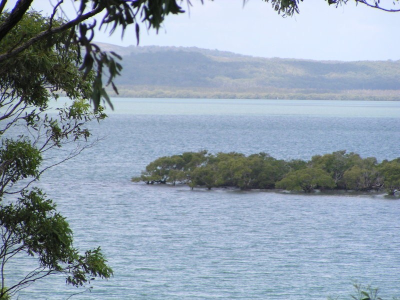 77 Beelong Street North, Macleay Island QLD 4184