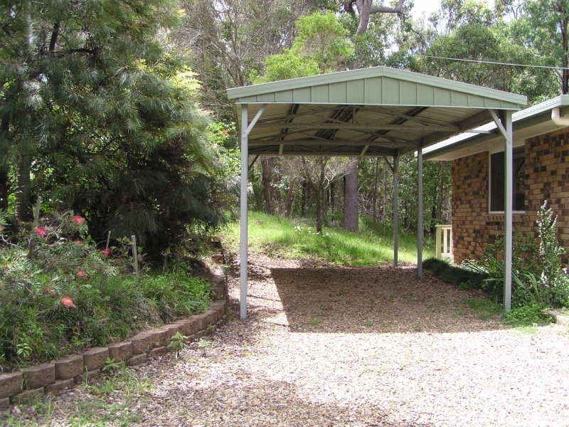 77 Beelong Street North, Macleay Island QLD 4184