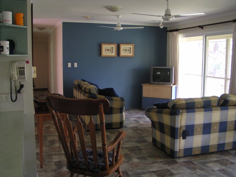 77 Beelong Street North, Macleay Island QLD 4184