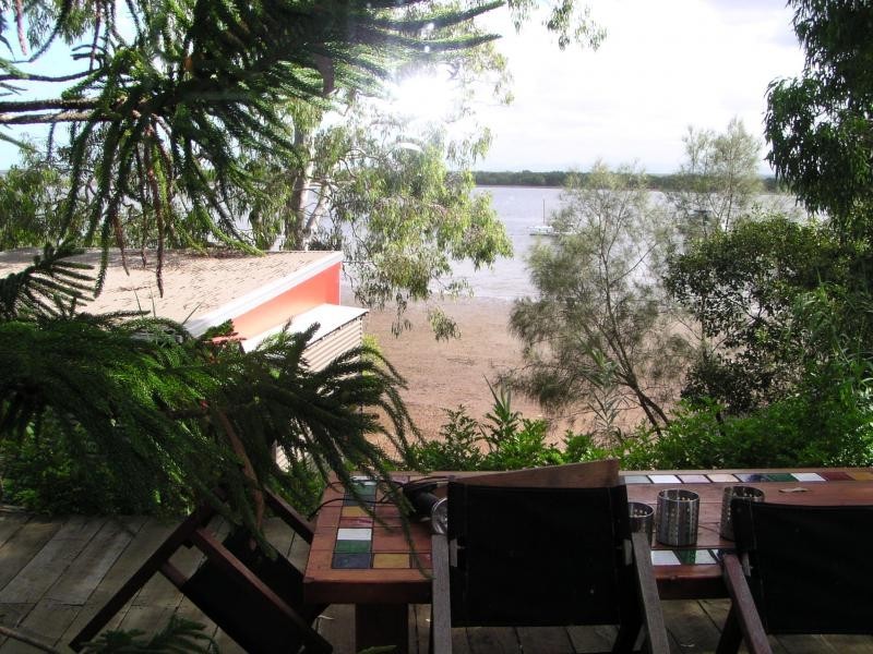 102 Western Road, Macleay Island QLD 4184