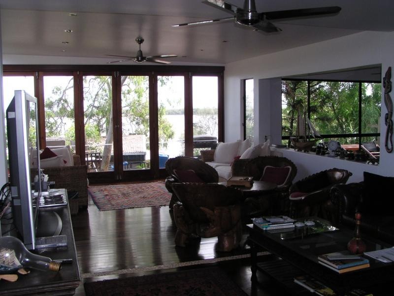 102 Western Road, Macleay Island QLD 4184