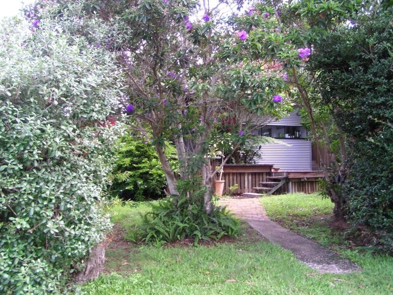 102 Western Road, Macleay Island QLD 4184