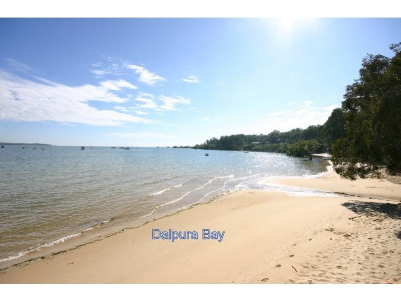 12 Dalpura Street, Macleay Island QLD 4184