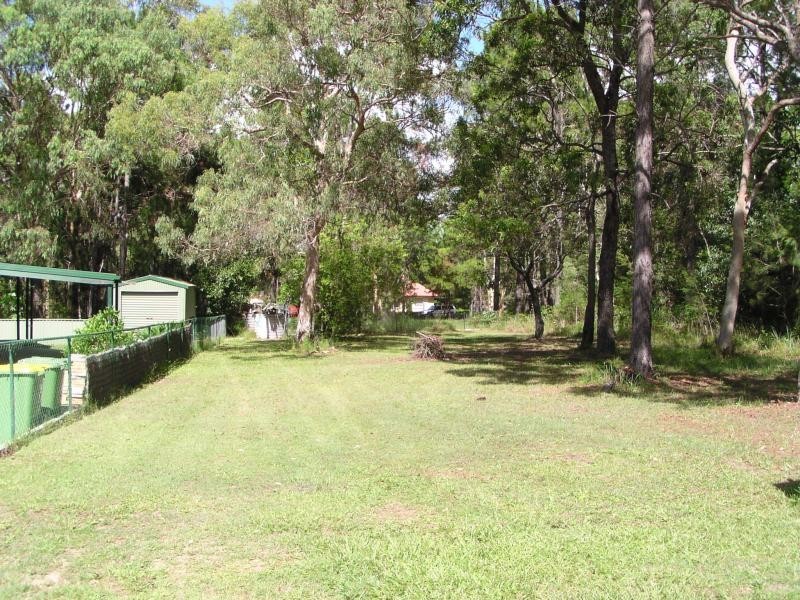 33 Nugent Street, Macleay Island QLD 4184
