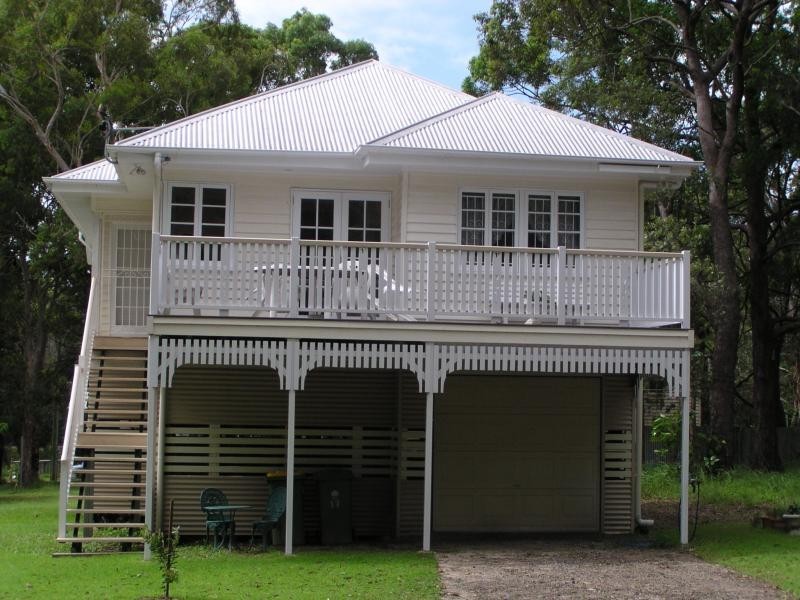 17 Noon-Muckle Street, Macleay Island QLD 4184