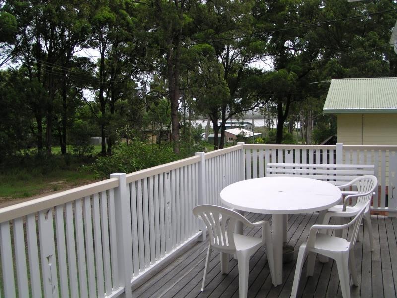 17 Noon-Muckle Street, Macleay Island QLD 4184