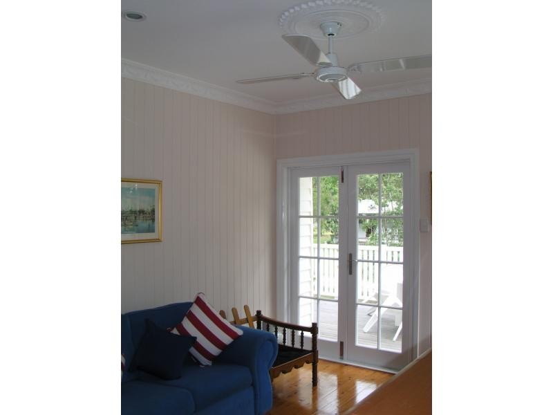 17 Noon-Muckle Street, Macleay Island QLD 4184