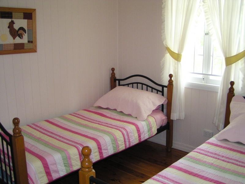 17 Noon-Muckle Street, Macleay Island QLD 4184