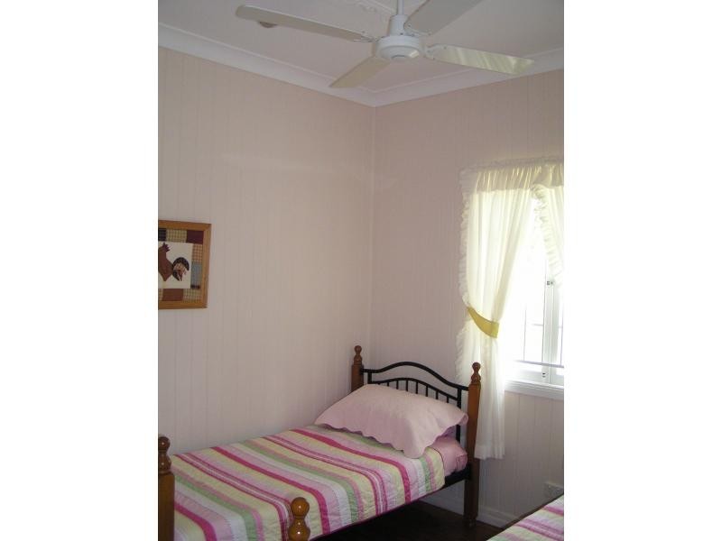 17 Noon-Muckle Street, Macleay Island QLD 4184