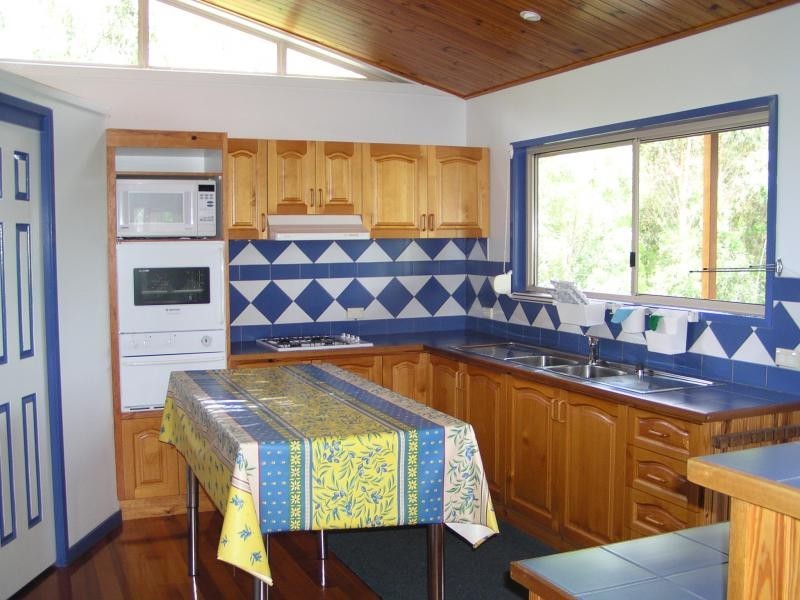 8 Kalara Street, Macleay Island QLD 4184