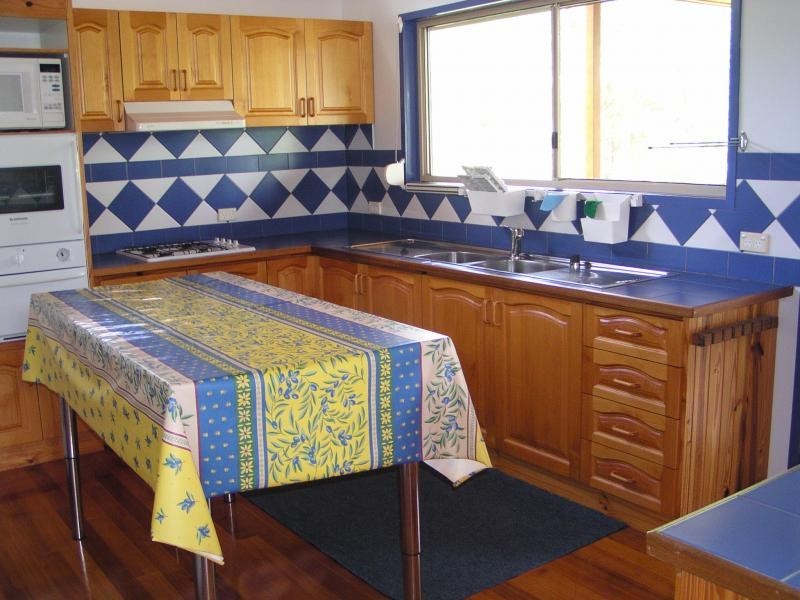 8 Kalara Street, Macleay Island QLD 4184