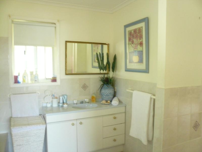 8 Mawarra Street, Macleay Island QLD 4184