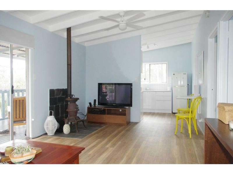 3 Swallow Road, Macleay Island QLD 4184