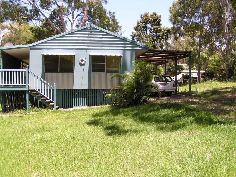 30 Scarborough Terrace, Macleay Island QLD 4184