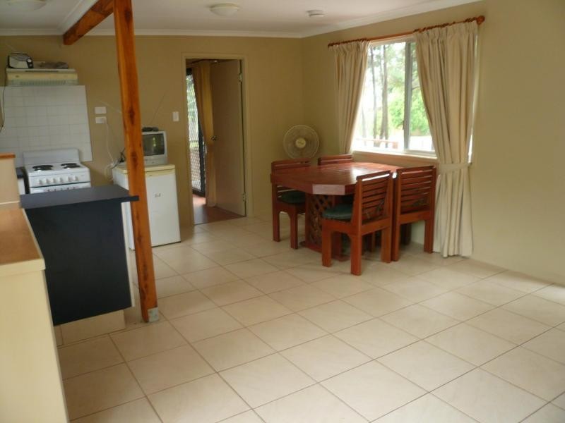 8 Hamilton Parade, Macleay Island QLD 4184