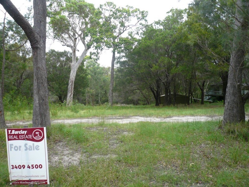 8 Leanne Street, Macleay Island QLD 4184