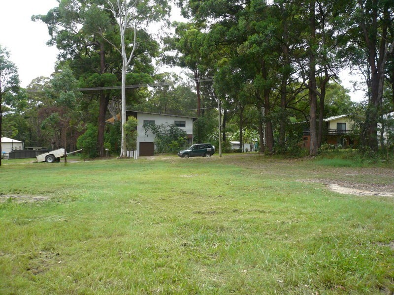 26 Noon-Muckle Street, Macleay Island QLD 4184