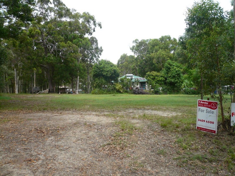 26 Noon-Muckle Street, Macleay Island QLD 4184