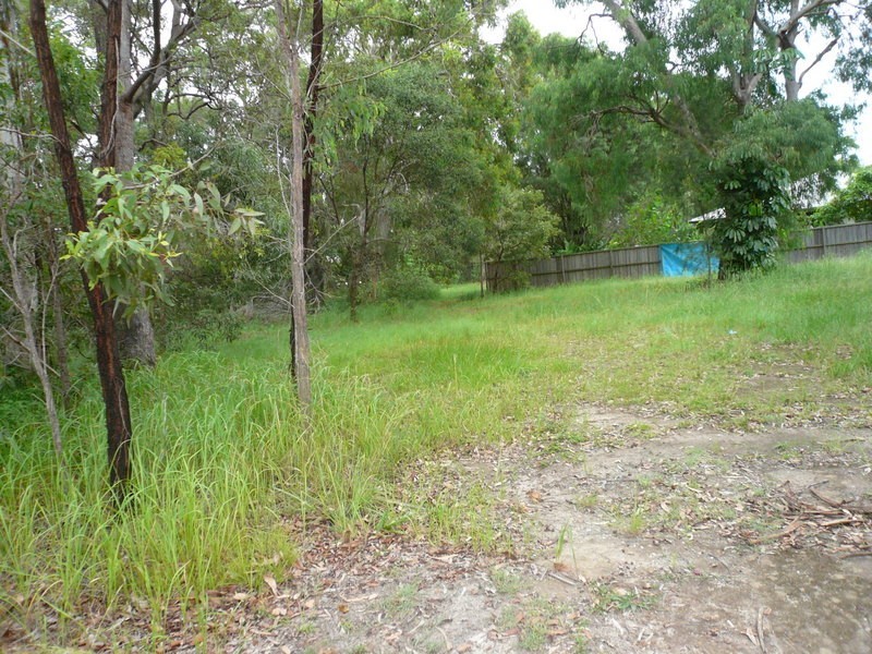 89 High Central Road, Macleay Island QLD 4184