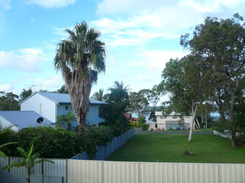 40 Mango Crescent, Macleay Island QLD 4184