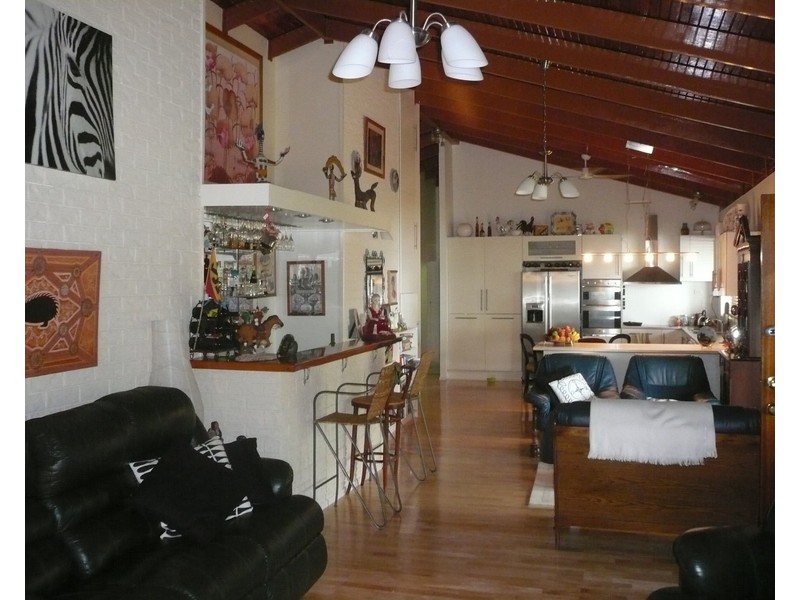 25 Benowa Street, Macleay Island QLD 4184