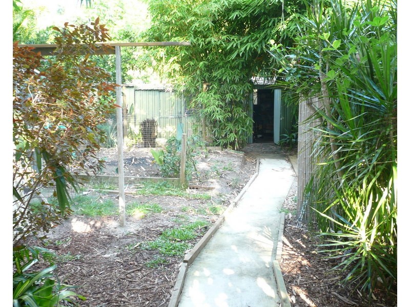 25 Benowa Street, Macleay Island QLD 4184