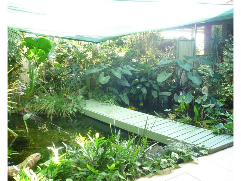 25 Benowa Street, Macleay Island QLD 4184