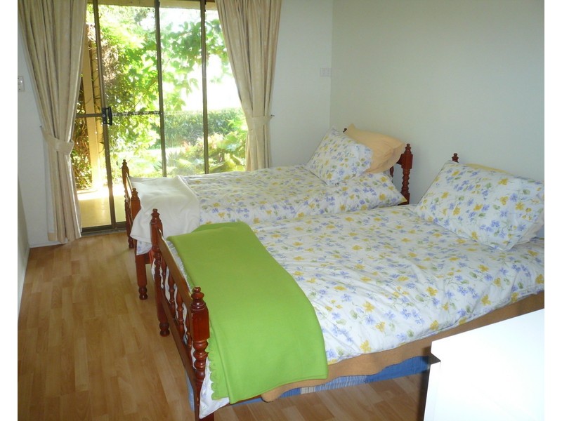 25 Benowa Street, Macleay Island QLD 4184