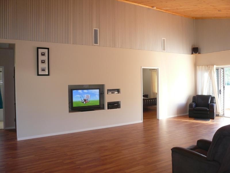 19 Francis Road, Macleay Island QLD 4184