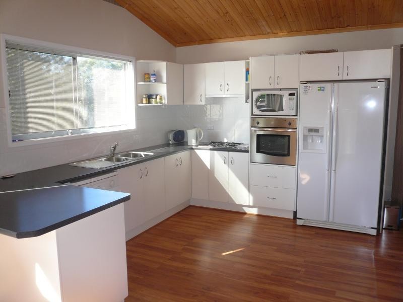 19 Francis Road, Macleay Island QLD 4184