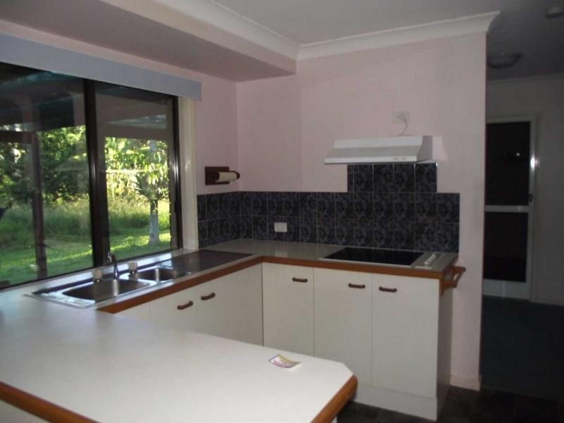 2 Michael Avenue, Lamb Island QLD 4184