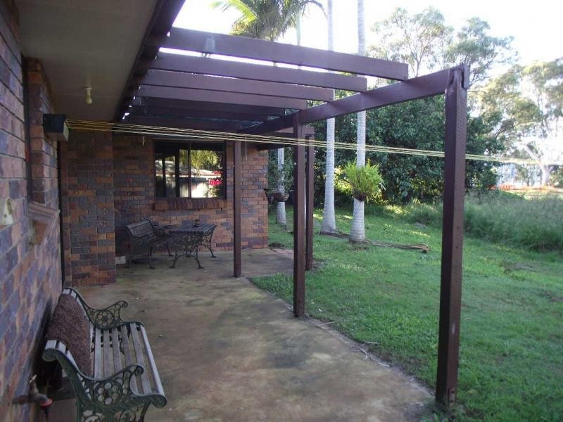 2 Michael Avenue, Lamb Island QLD 4184