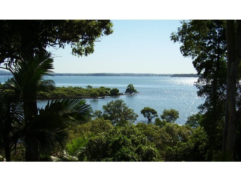 87 Coondooroopa Drive, Macleay Island QLD 4184