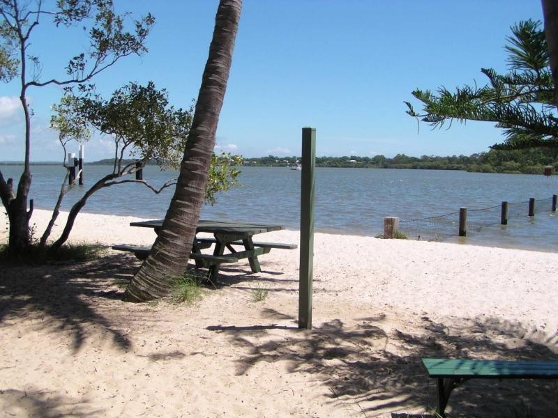 23 Noyes Parade, Karragarra Island QLD 4184