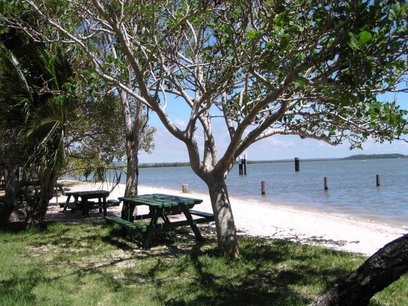 23 Noyes Parade, Karragarra Island QLD 4184