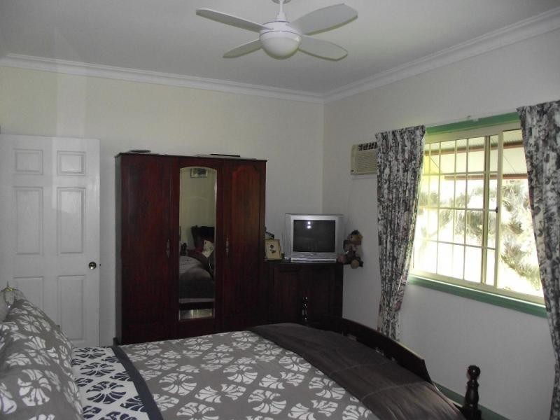 36 Melaleuca Drive, Lamb Island QLD 4184