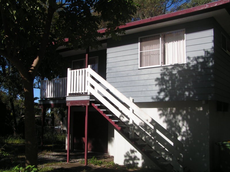 18-20 Tukkeri Street, Macleay Island QLD 4184