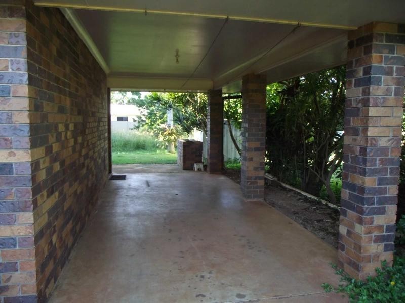 2 Michael Street, Lamb Island QLD 4184