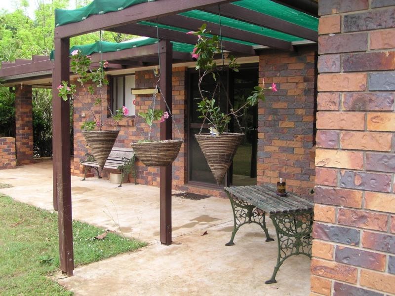 2 Michael Street, Lamb Island QLD 4184