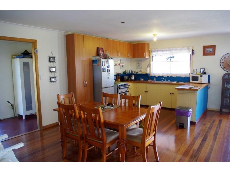 22 Calm Waters Crescent, Macleay Island QLD 4184