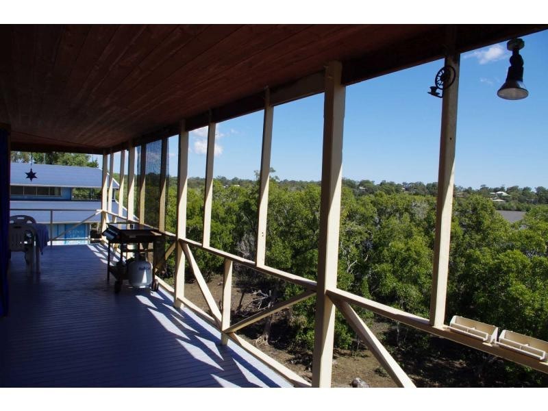 22 Calm Waters Crescent, Macleay Island QLD 4184