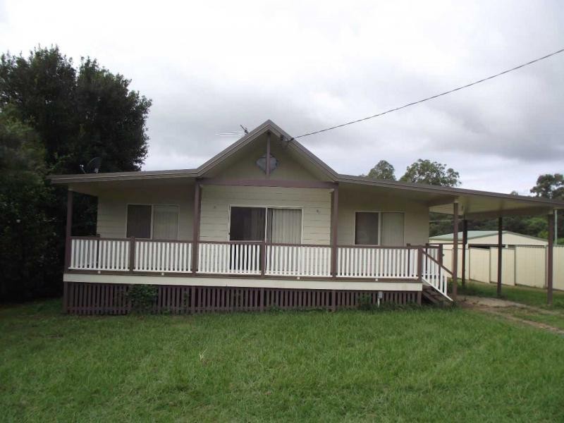 12 Lemontree Drive, Macleay Island QLD 4184