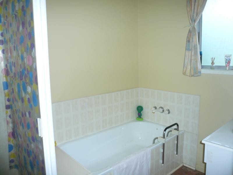 102 Kate Street, Macleay Island QLD 4184