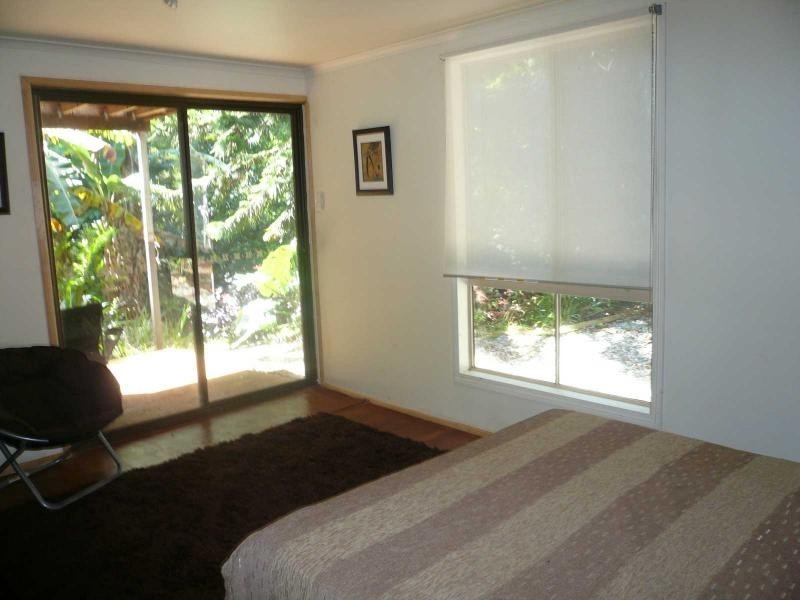 6 Con Street, Macleay Island QLD 4184